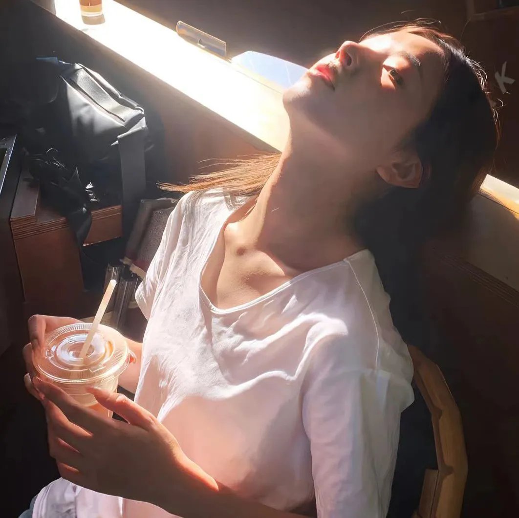 千疮百孔封面